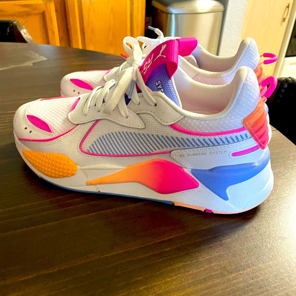 Puma sneakers women’s size 10… only worn once